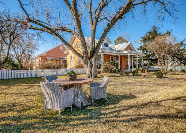 Property at 509 W Austin St, Fredericksburg, TX 78624, 4 beds, 3 baths