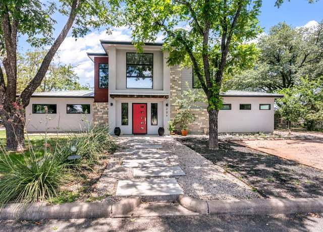 Property at 209 N Elk St, Fredericksburg, TX 78624, 5 beds, 4 baths