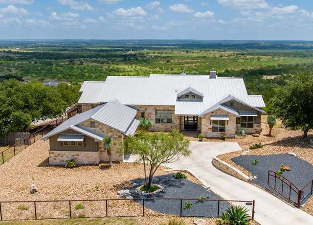 Property at 101 S Spies Ridge Dr, Fredericksburg, TX 78624, 4 beds, 2.5 baths