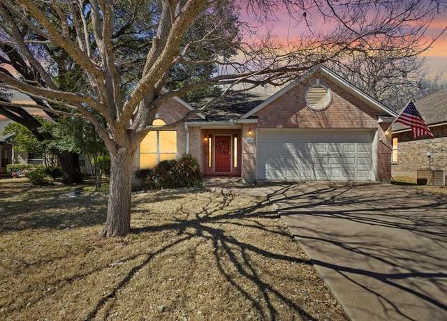 Property at 215 Peach Tree Ln, Fredericksburg, TX 78624, 2 beds, 2 baths