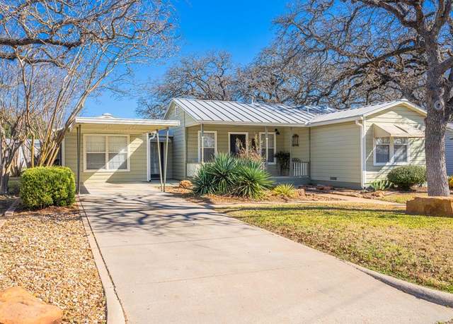 Property at 110 Beverly Dr, Fredericksburg, TX 78624, 2 beds, 2 baths