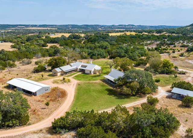 Property at 957-959 Cedar Hills Dr, Fredericksburg, TX 78624, 3 beds, 2.5 baths