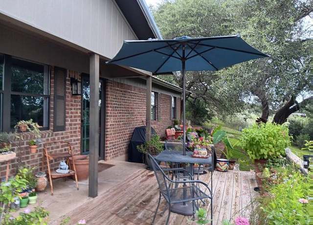 Property at 1404 Stengel St, Mason, TX 76856, 2 beds, 1.5 baths
