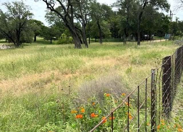 Property at 960 S Eagle St, Fredericksburg, TX 78624