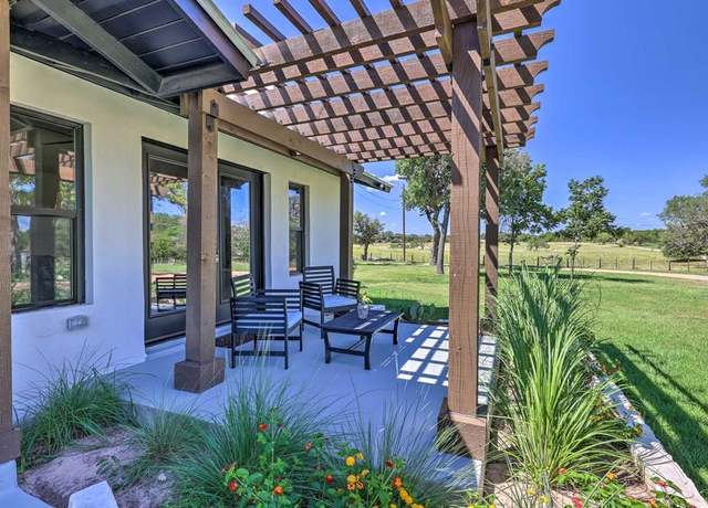 Property at 1034 S Eagle St, Fredericksburg, TX 78624, 3 beds, 2.5 baths