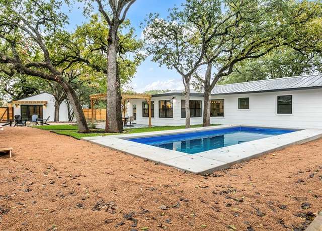Property at 1201 Crenwelge Dr, Fredericksburg, TX 78624, 3 beds, 3 baths