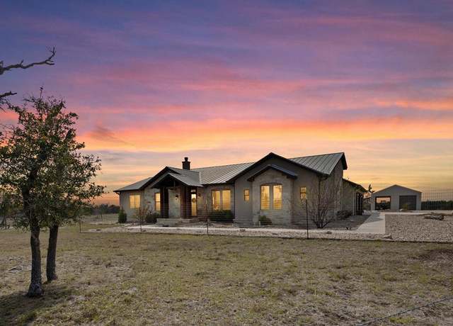 Property at 601 Garrison Rd, Fredericksburg, TX 78624, 4 beds, 4 baths