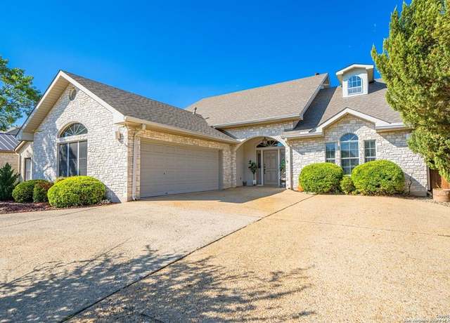 Property at 510 Oakland Hills Ln, Kerrville, TX 78028, 3 beds, 3 baths