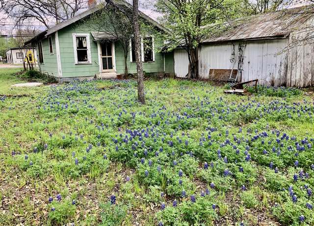 Property at 809 N Llano St, Fredericksburg, TX 78624, 2 beds, 1 bath