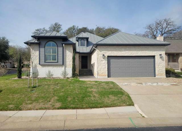 Property at 111 W Creekview Dr, Fredericksburg, TX 78624, 3 beds, 2 baths