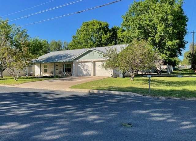 Property at 514 W Hackberry St, Fredericksburg, TX 78624, 3 beds, 2 baths
