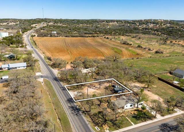 Property at 1415 N Milam St, Fredericksburg, TX 78624