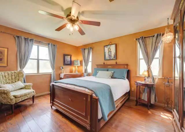 Property at 3809 N State Hwy 16, Fredericksburg, TX 78624, 4 beds, 2 baths