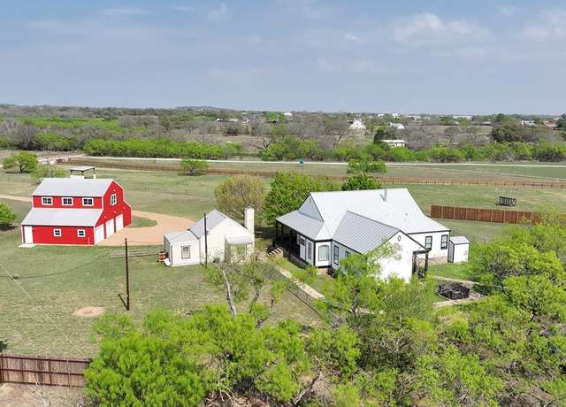 Property at 1918 Upper Liveoak Rd, Fredericksburg, TX 78624, 4 beds, 2.5 baths