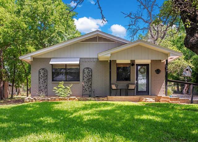 Property at 500 Cross Mountain Dr, Fredericksburg, TX 78624, 3 beds, 3 baths