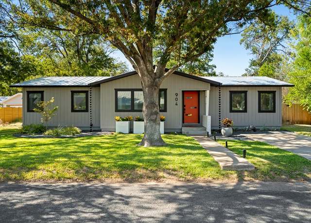 Property at 904 N Orange St, Fredericksburg, TX 78624, 3 beds, 2 baths