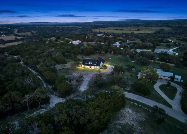 Property at 240 Roundabout Ln, Kerrville, TX 78028, 3 beds, 2.5 baths