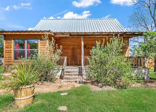 Property at 511 Bluebird St, Fredericksburg, TX 78624, 2 beds, 2 baths
