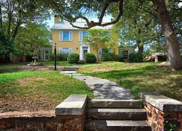 Property at 225 E Kettner St, Mason, TX 76856, 3 beds, 3.5 baths
