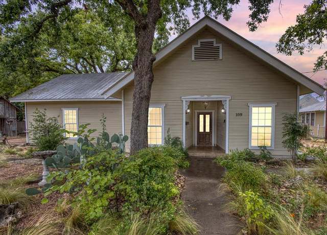 Property at 109 W Travis St, Fredericksburg, TX 78624, 4 beds, 3 baths