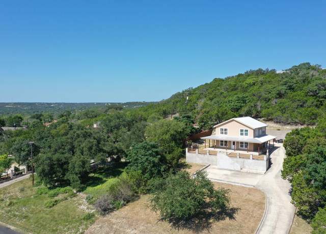 Property at 125 Loma Vista Dr, Kerrville, TX 78028, 4 beds, 2 baths
