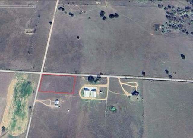 Property at 1615 E Pontotoc St, TX 76856