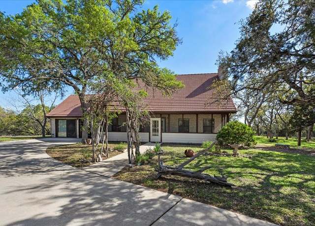Property at 111 Circle Dr, Wimberley, TX 78676, 2 beds, 2 baths