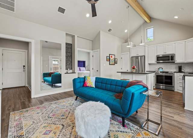 Property at 807 E Highway St #302, Fredericksburg, TX 78624, 1 bed, 1 bath