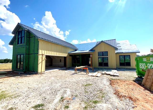 Property at 517 Interlaken St, Fredericksburg, TX 78624, 3 beds, 2.5 baths