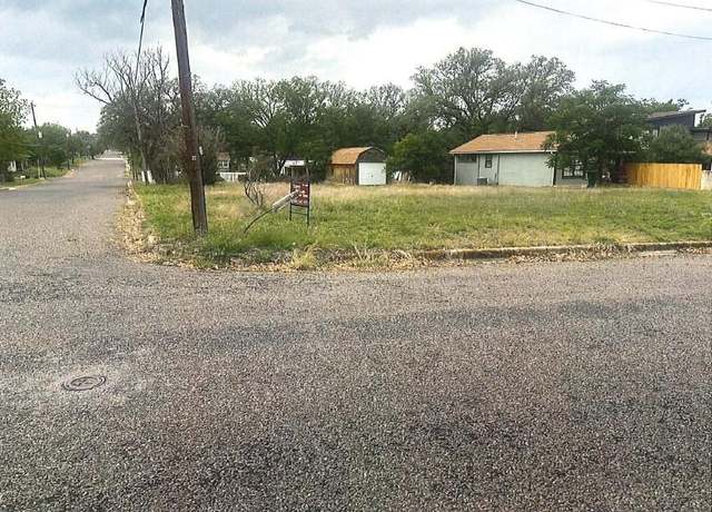 Property at 1009 Hickory St, Llano, TX 78643