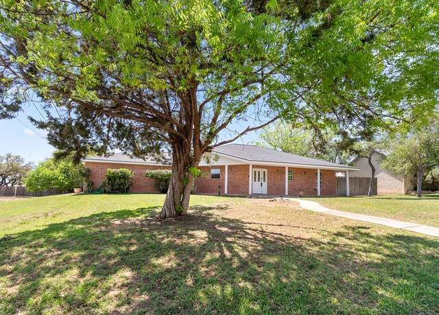 Property at 200 Red Oak Ln, Ingram, TX 78025, 3 beds, 2 baths
