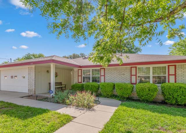 Property at 115 Erin Dr, Kerrville, TX 78028, 3 beds, 2 baths