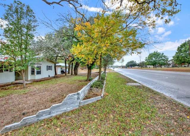Property at 1801 N Llano St, Fredericksburg, TX 78624, 3 beds, 2 baths
