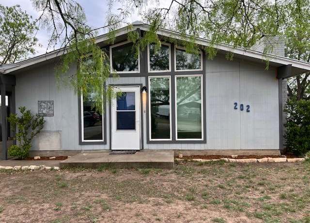 Property at 202 N Loop Dr, Brady, TX 76825, 3 beds, 2 baths
