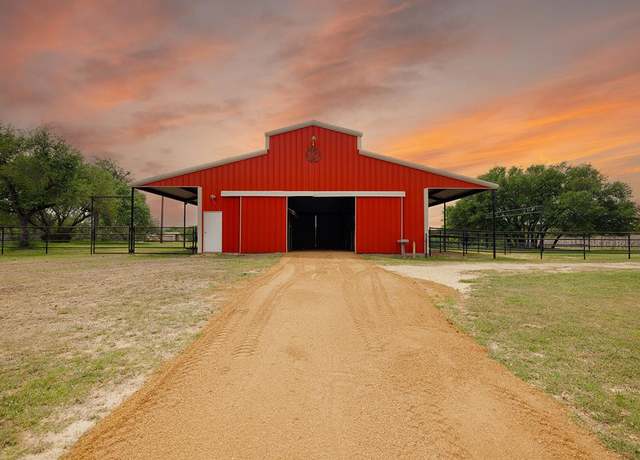 Property at 1770 Logans Way, Blanco, TX 78606, 4 beds, 3 baths
