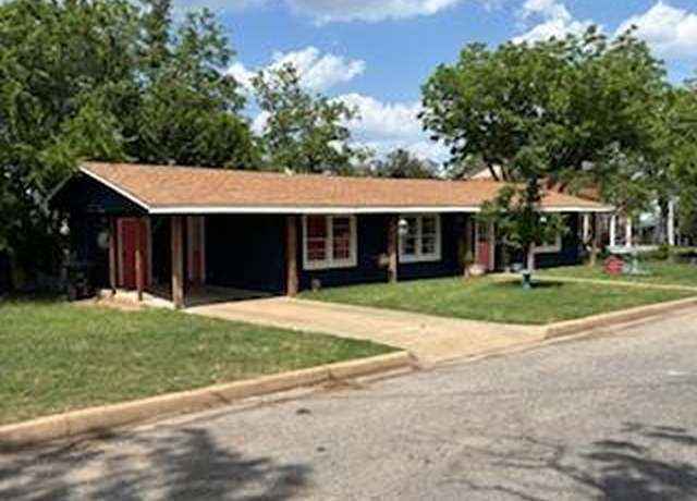 Property at 210 E Kettner St, Mason, TX 76856, 2 beds, 1 bath
