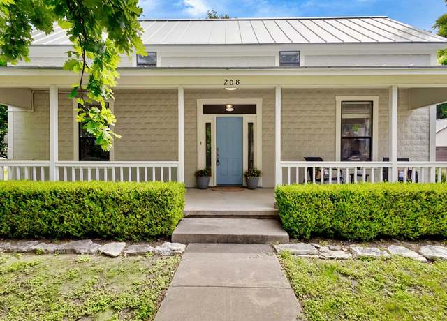 Property at 208 W Peach St, Fredericksburg, TX 78624, 3 beds, 2 baths