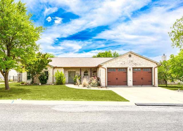 Property at 605 Persimmon Ct, Fredericksburg, TX 78624, 3 beds, 2 baths