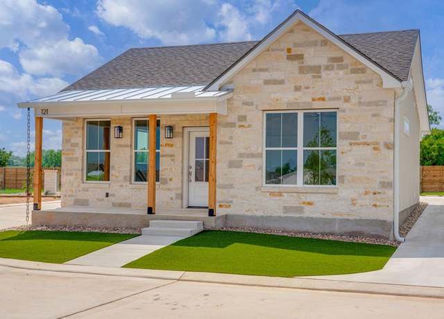 Property at 802 S Creek St #121, Fredericksburg, TX 78624, 2 beds, 2 baths