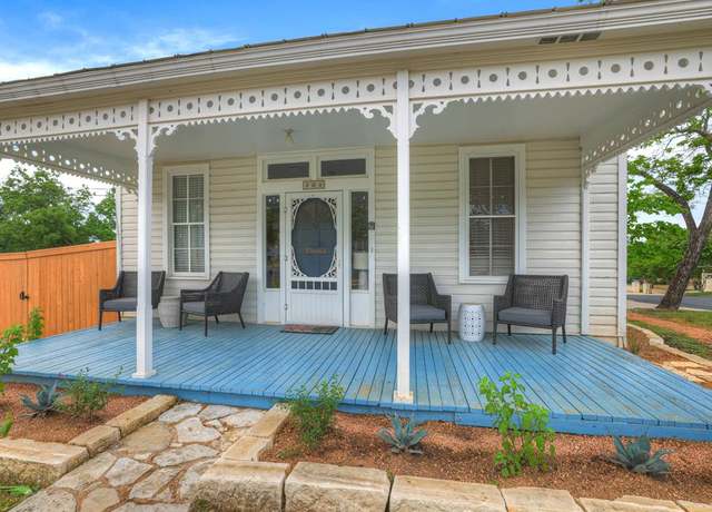 Property at 301 E Travis St, Fredericksburg, TX 78624, 3 beds, 3 baths
