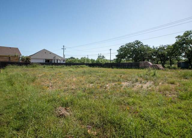 Property at 102 Madrona Ln, Fredericksburg, TX 78624