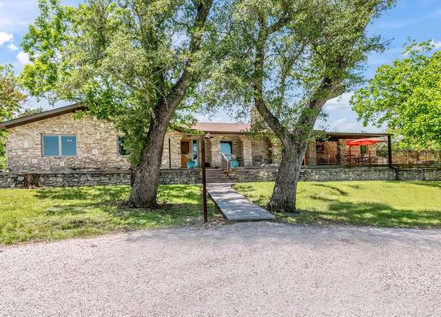 Property at 417 Royal Oaks Loop, Fredericksburg, TX 78624, 3 beds, 2.5 baths