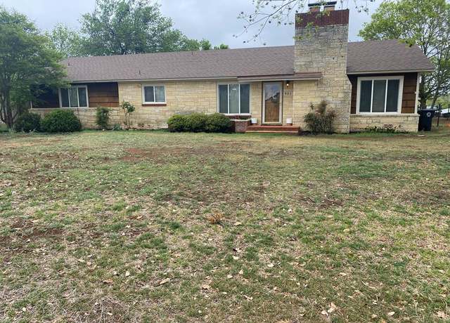 Property at 931 Doole St, Mason, TX 76856, 3 beds, 2.5 baths