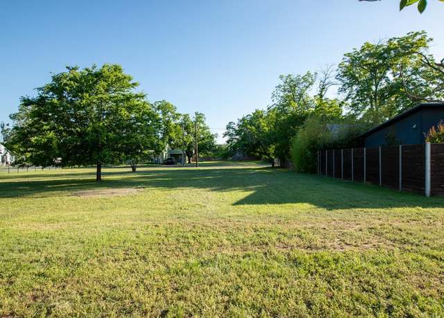 Property at 502 E Creek St, Fredericksburg, TX 78624