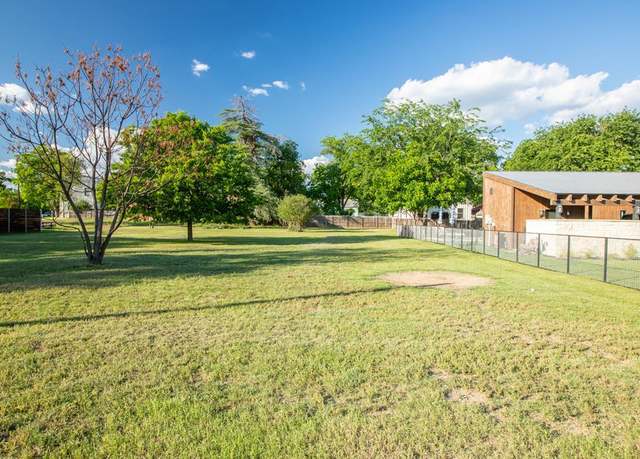 Property at 504 E Creek St, Fredericksburg, TX 78624