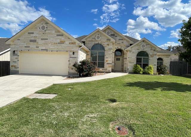 Property at 707 Chinkapin Dr, Fredericksburg, TX 78624, 3 beds, 2 baths