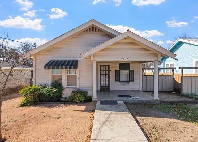 Property at 207 Mistletoe St, Fredericksburg, TX 78624, 2 beds, 1.5 baths