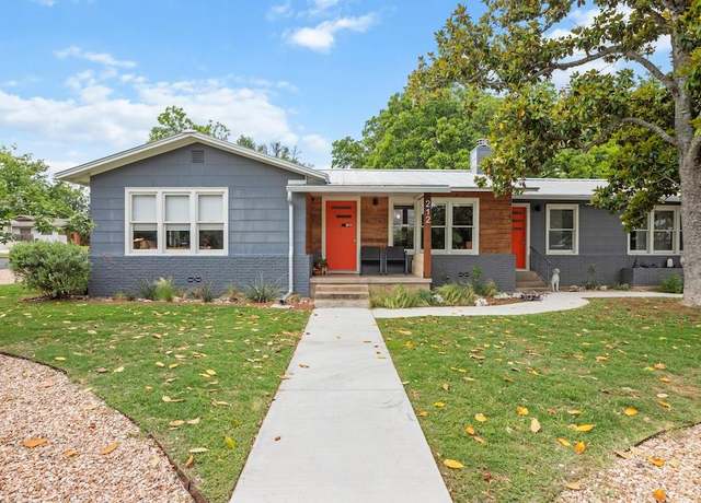 Property at 212 N Cherry St, Fredericksburg, TX 78624, 4 beds, 3 baths