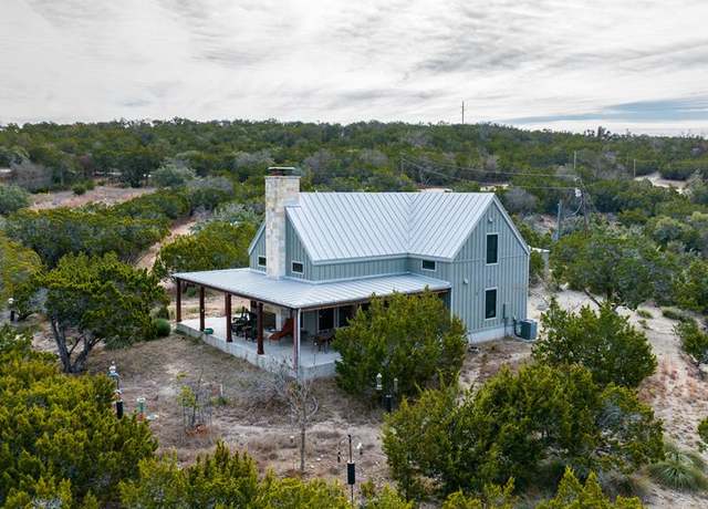 Property at 640 Zeder Strasse, Fredericksburg, TX 78624, 2 beds, 2 baths