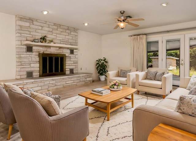 Property at 142 & 144 Maple St, Fredericksburg, TX 78624, 3 beds, 2.5 baths